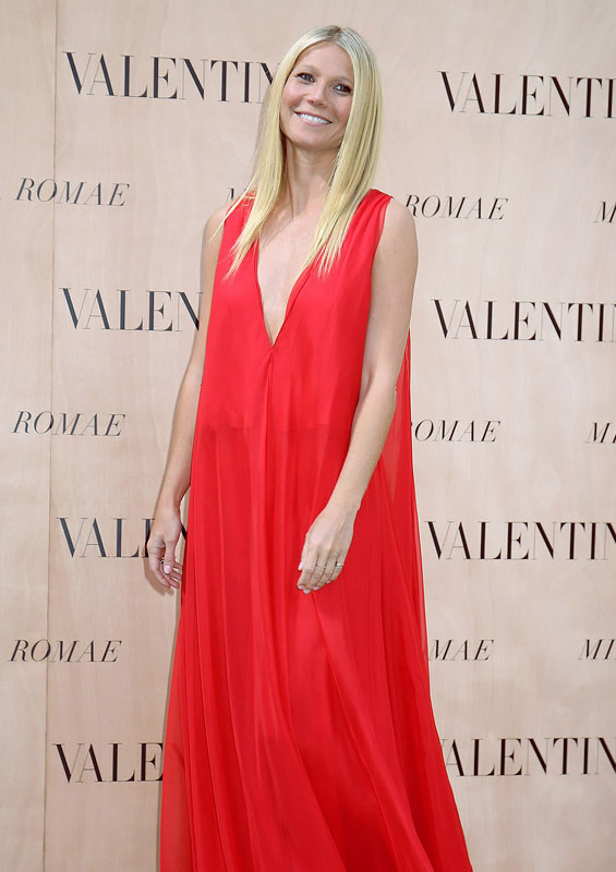 ������ ������� ������ � Valentino ������� pop-up store �� ����������