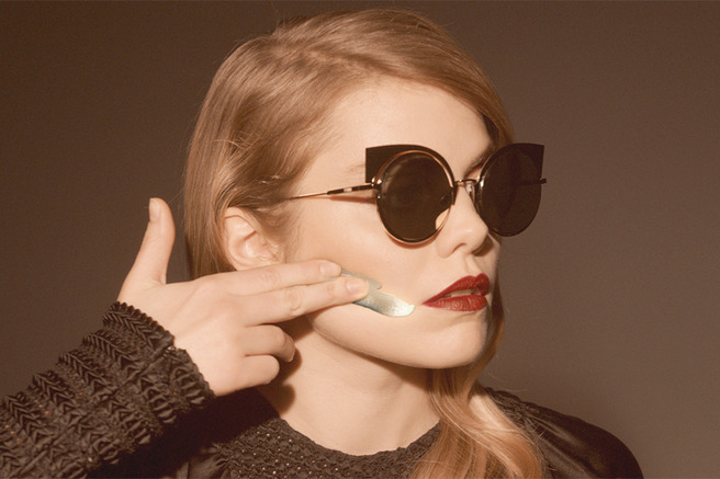 ������ Coeur de Pirate � ���������� �������� ������ Fendi EyeShine