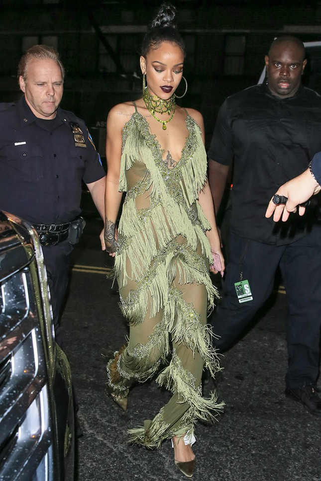 ������ � ����������� Limpasse, ��������� ����� Christian Dior, ������� Kerin Rose Gold � ������ Manolo Blahnik ����� afterparty MTV VMA � ���-�����